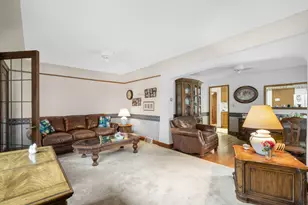 2201 S 74th St, West Allis, WI 53219 - Photo 6