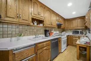 2201 S 74th St, West Allis, WI 53219 - Photo 10