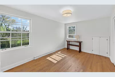 1044 W Jonathan Ln, Bayside, WI 53217 - Photo 20