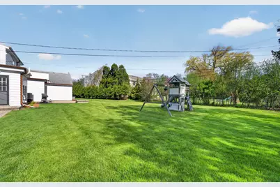 1044 W Jonathan Ln, Bayside, WI 53217 - Photo 16