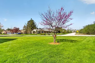 1044 W Jonathan Ln, Bayside, WI 53217 - Photo 28