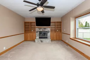 8160 S Wildwood Dr, Oak Creek, WI 53154 - Photo 26