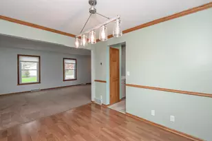 8160 S Wildwood Dr, Oak Creek, WI 53154 - Photo 16