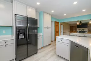 8160 S Wildwood Dr, Oak Creek, WI 53154 - Photo 22