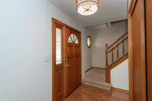 8160 S Wildwood Dr, Oak Creek, WI 53154 - Photo 12