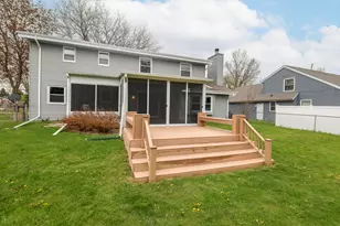 8160 S Wildwood Dr, Oak Creek, WI 53154 - Photo 4