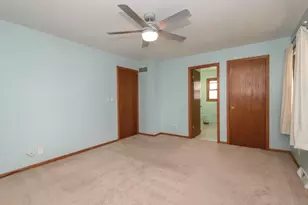 8160 S Wildwood Dr, Oak Creek, WI 53154 - Photo 32