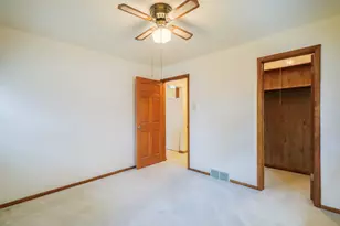 1019 S 25th St, Manitowoc, WI 54220 - Photo 24