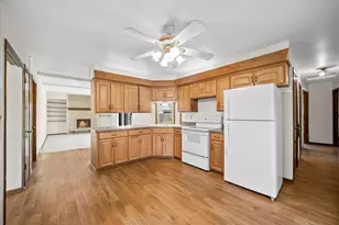 7002 W Lindner Dr, Franklin, WI 53132 - Photo 4