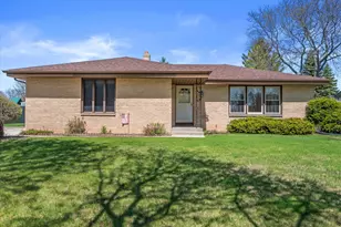 7002 W Lindner Dr, Franklin, WI 53132 - Photo 8