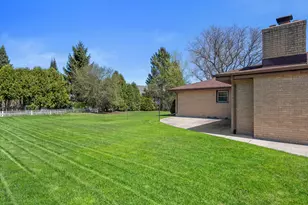 7002 W Lindner Dr, Franklin, WI 53132 - Photo 18