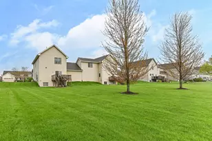 1736 Raintree Ln, Racine, WI 53406 - Photo 40