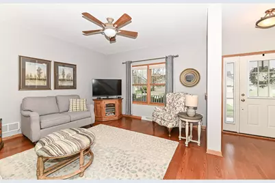 1736  Raintree Ln #47, Racine, WI 53406 - Photo 6