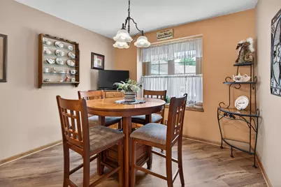 910  St. Andrews Old -, Racine, WI 53185 - Photo 4