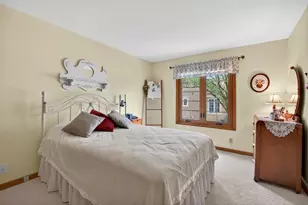 910 St Andrews Old, Racine, WI 53185 - Photo 18