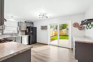 1216 S 114th St, West Allis, WI 53214 - Photo 8