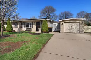 3182 N Knoll Blvd, Wauwatosa, WI 53222 - Photo 14