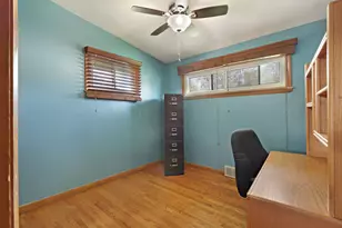 3182 N Knoll Blvd, Wauwatosa, WI 53222 - Photo 6