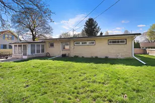 3182 N Knoll Blvd, Wauwatosa, WI 53222 - Photo 16