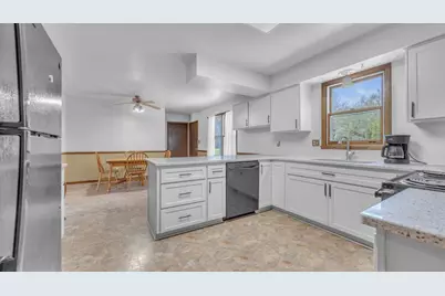 1208  Emerson Ave, Howards Grove, WI 53083 - Photo 6