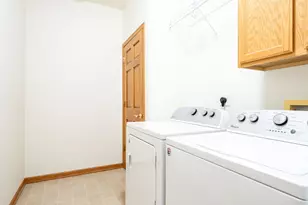 18241 W Wisconsin Ave, Brookfield, WI 53045 - Photo 30