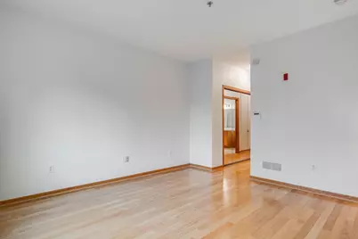 18241 W Wisconsin Ave, Brookfield, WI 53045 - Photo 20