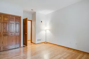 18241 W Wisconsin Ave, Brookfield, WI 53045 - Photo 24