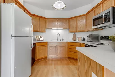 18241 W Wisconsin Ave, Brookfield, WI 53045 - Photo 14
