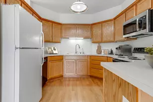 18241 W Wisconsin Ave, Brookfield, WI 53045 - Photo 14