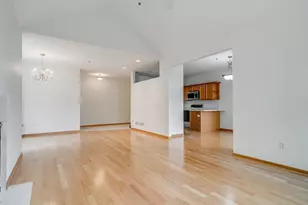 18241 W Wisconsin Ave, Brookfield, WI 53045 - Photo 8