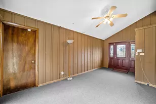 10456 S 92nd St, Franklin, WI 53132 - Photo 6