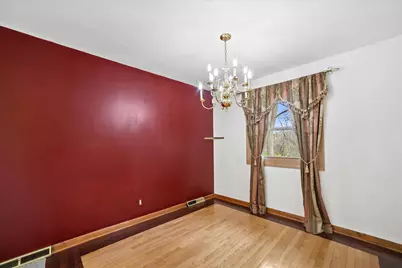 10456 S 92nd St, Franklin, WI 53132 - Photo 12