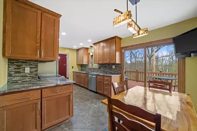 10456 S 92nd St, Franklin, WI 53132 - Photo 18