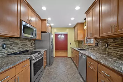 10456 S 92nd St, Franklin, WI 53132 - Photo 14