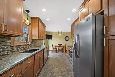 10456 S 92nd St, Franklin, WI 53132 - Photo 16