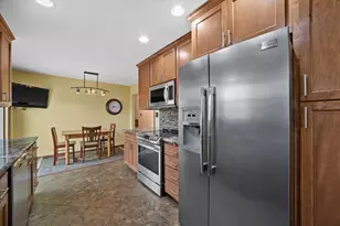 10456 S 92nd St, Franklin, WI 53132 - Photo 20