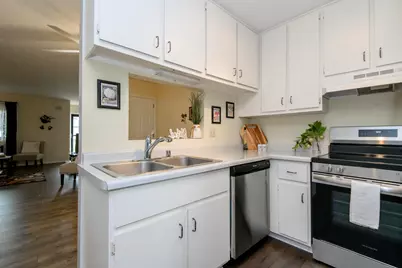 1132 W Baldwin Ct, Mequon, WI 53092 - Photo 18