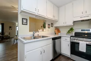 1132 W Baldwin Ct, Mequon, WI 53092 - Photo 18