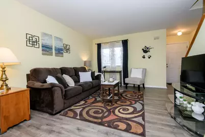 1132 W Baldwin Ct, Mequon, WI 53092 - Photo 6