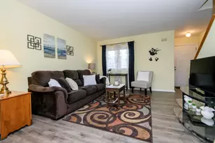 1132 W Baldwin Ct, Mequon, WI 53092 - Photo 6