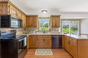 W210N16600 Glencoe Ln, Jackson, WI 53037 - Photo 12