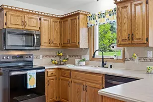 W210N16600 Glencoe Ln, Jackson, WI 53037 - Photo 16