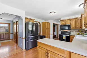 W210N16600 Glencoe Ln, Jackson, WI 53037 - Photo 14
