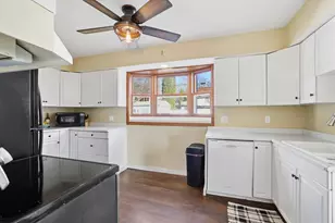 307 Jasper Ln, Waukesha, WI 53188 - Photo 6
