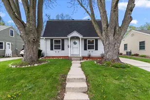 608 Pennsylvania Ave, West Bend, WI 53095 - Photo 2