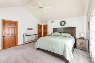 14695 W Meadowshire Dr, New Berlin, WI 53151 - Photo 14
