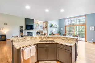14695 W Meadowshire Dr, New Berlin, WI 53151 - Photo 6
