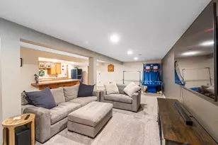14695 W Meadowshire Dr, New Berlin, WI 53151 - Photo 24