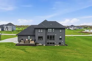 N82W27785 Marshall Dr, Lisbon, WI 53029 - Photo 6