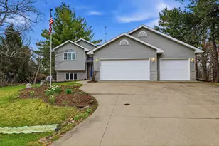 615 Sommer Dr, Sheboygan, WI 53081 - Photo 48